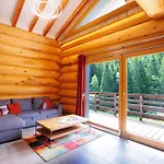 Original En Rondins, L'ours Canadien