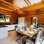 木屋 Original En Rondins, L'ours Canadien 克松吕-隆日梅