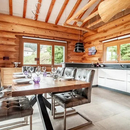 Original En Rondins, L'ours Canadien Chalet