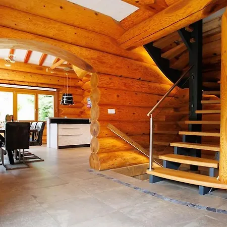 Original En Rondins, L'ours Canadien