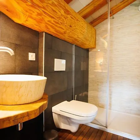 Original En Rondins, L'ours Canadien كسونبورت-لونجمير