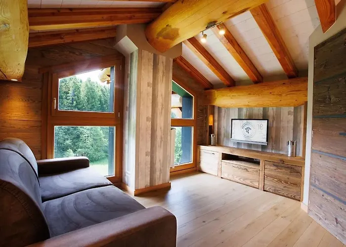 Original En Rondins, L'ours Canadien Chalet